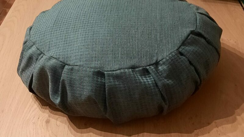 Réalisation d’un zafu et son sac de transport avec des tissus recyclés